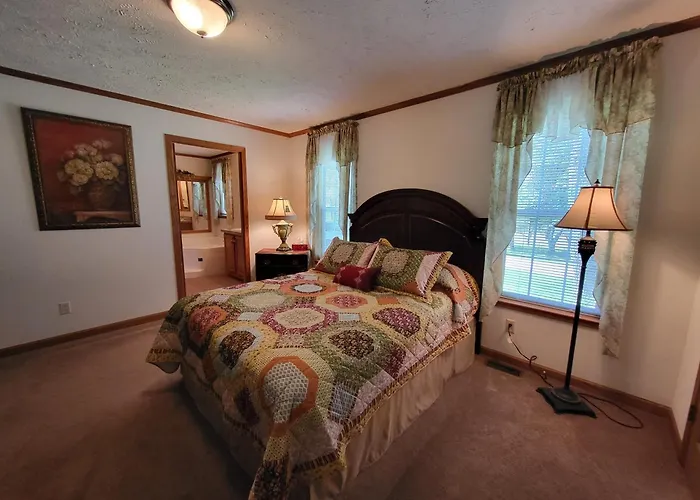 Pondview Escape A 75-acre Retreat Сasa de vacaciones
